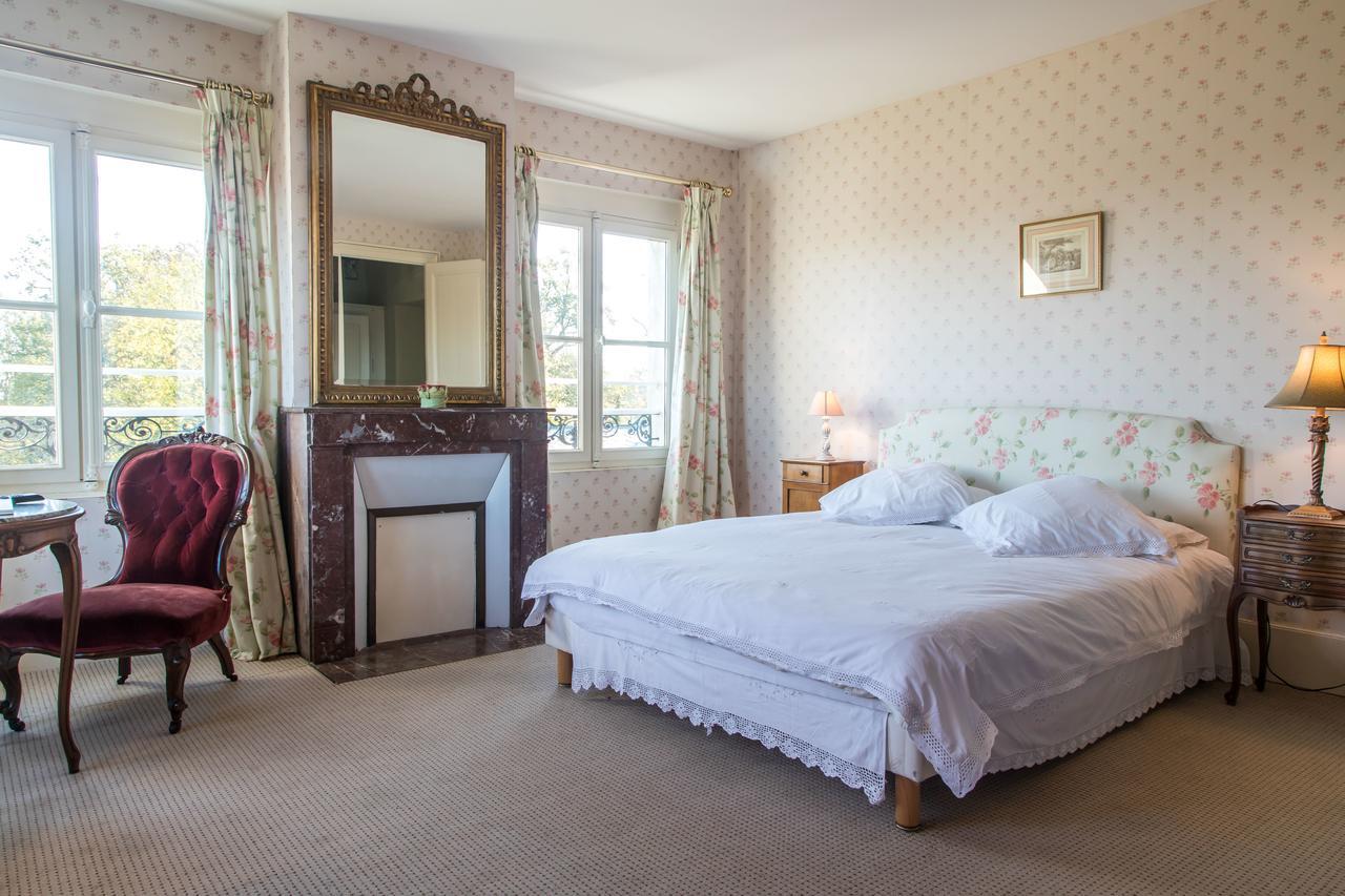 Bed & Breakfast Chambres D'hotes Chateau De La Puisaye 3*