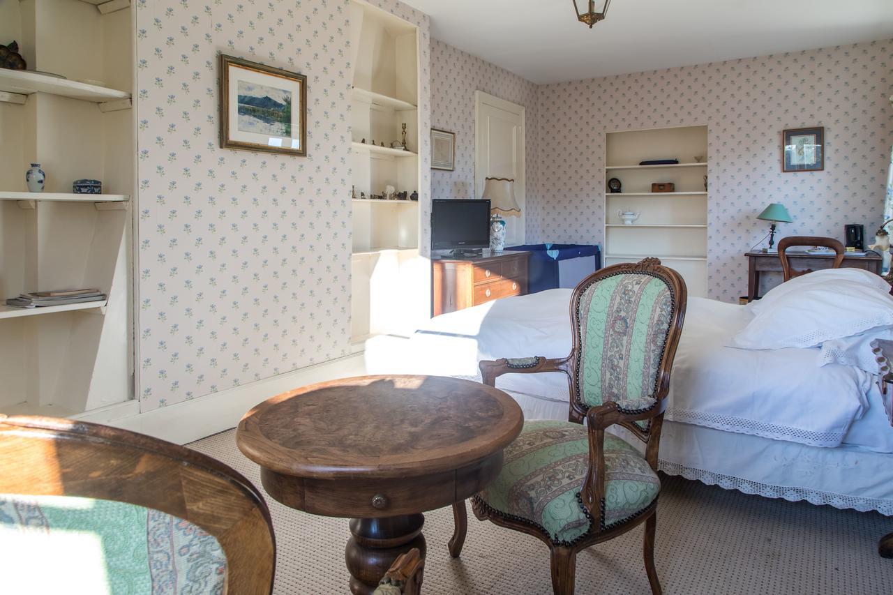 Chambres D'hotes Chateau De La Puisaye Bed & Breakfast